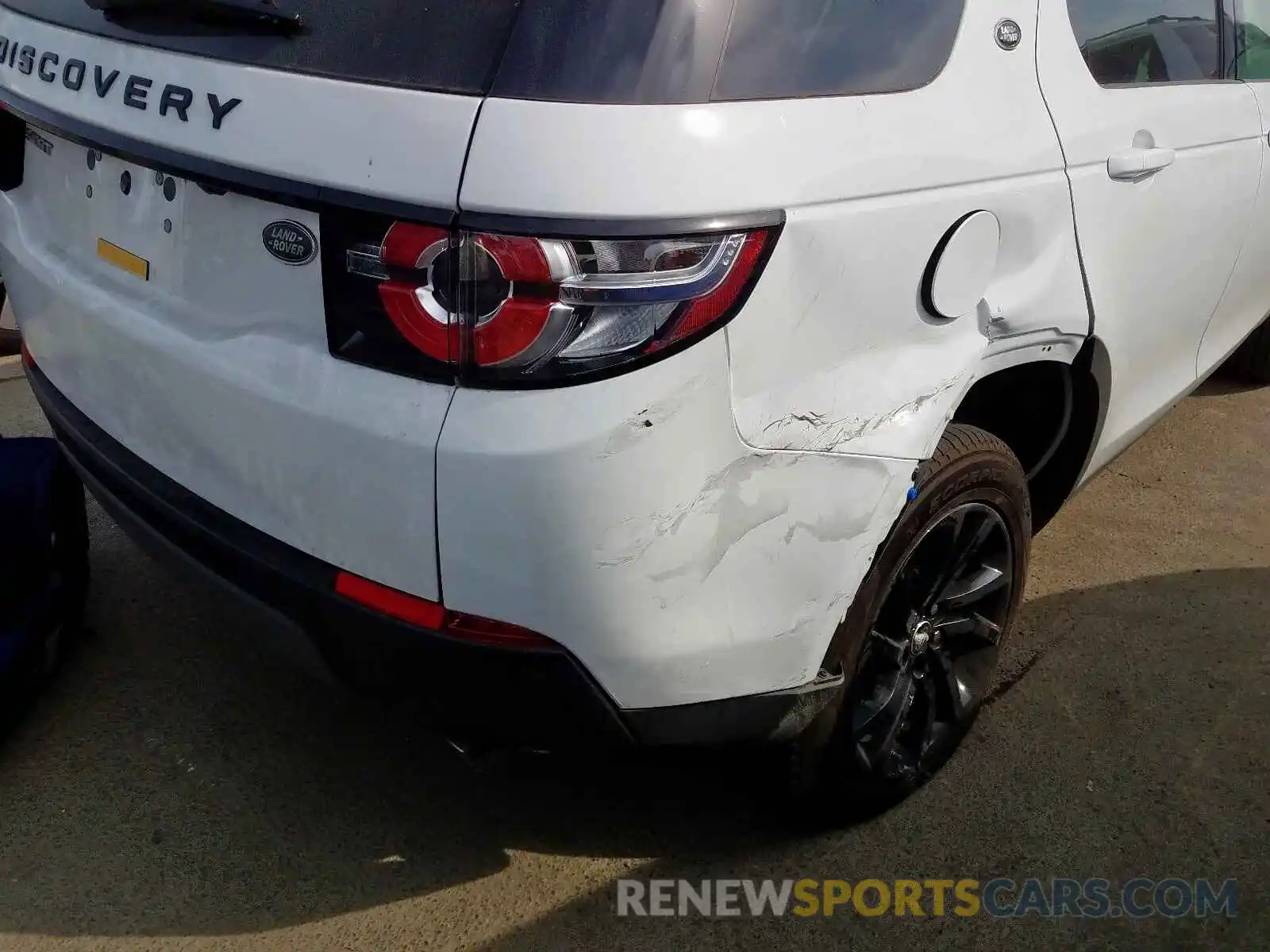 9 Photograph of a damaged car SALCP2FX7KH828956 LAND ROVER DISCOVERY 2019