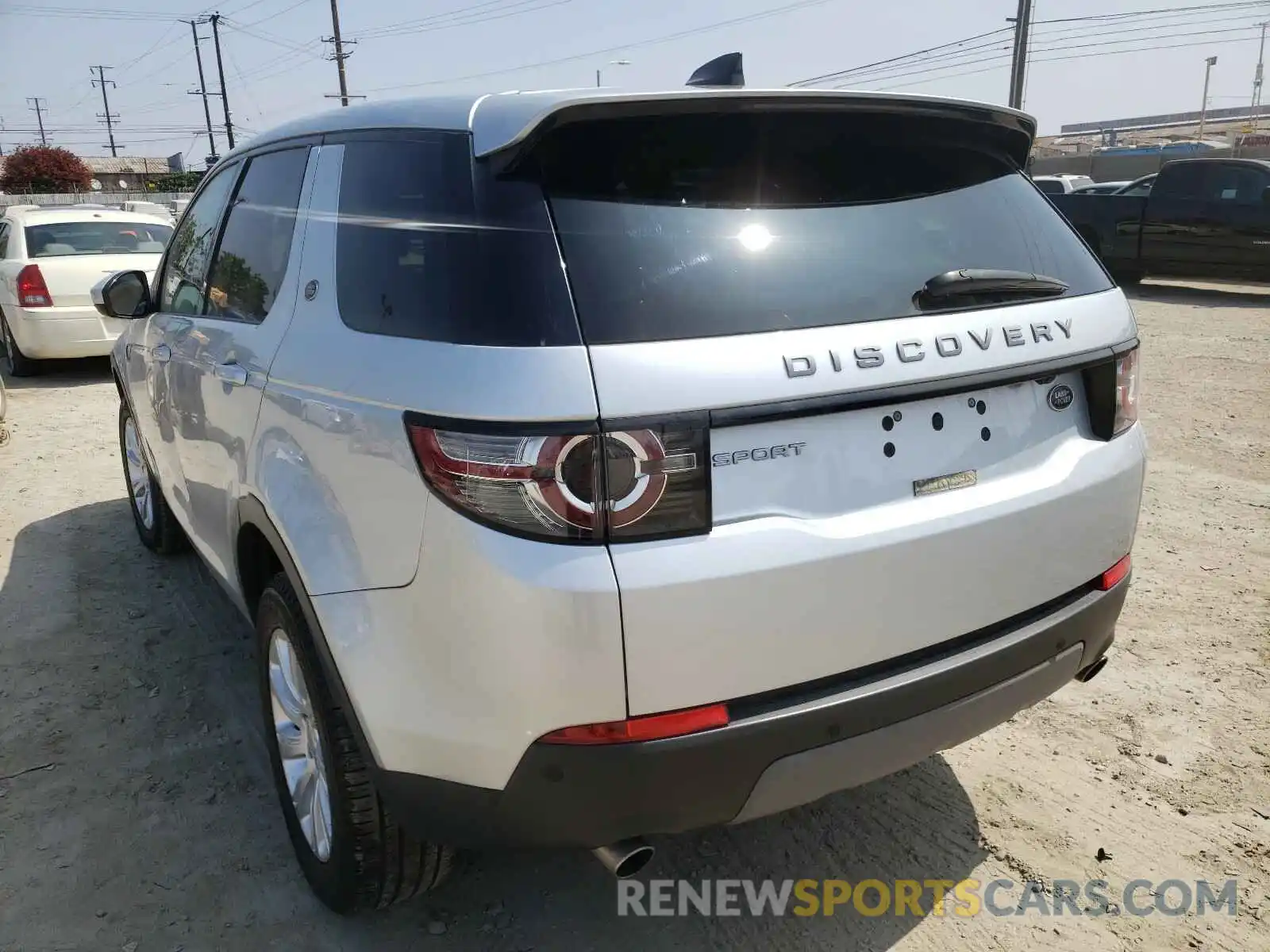 3 Photograph of a damaged car SALCP2FX8KH791884 LAND ROVER DISCOVERY 2019