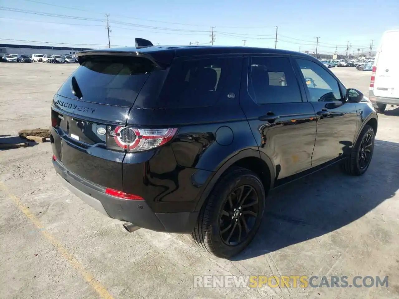 4 Photograph of a damaged car SALCP2FX8KH792193 LAND ROVER DISCOVERY 2019