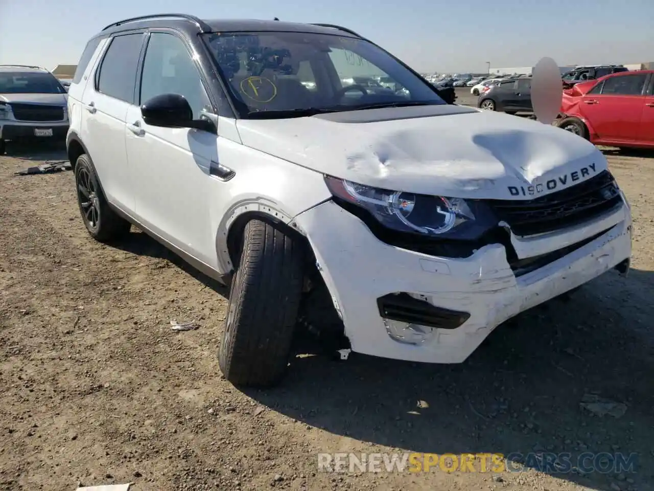 1 Photograph of a damaged car SALCP2FX8KH803676 LAND ROVER DISCOVERY 2019