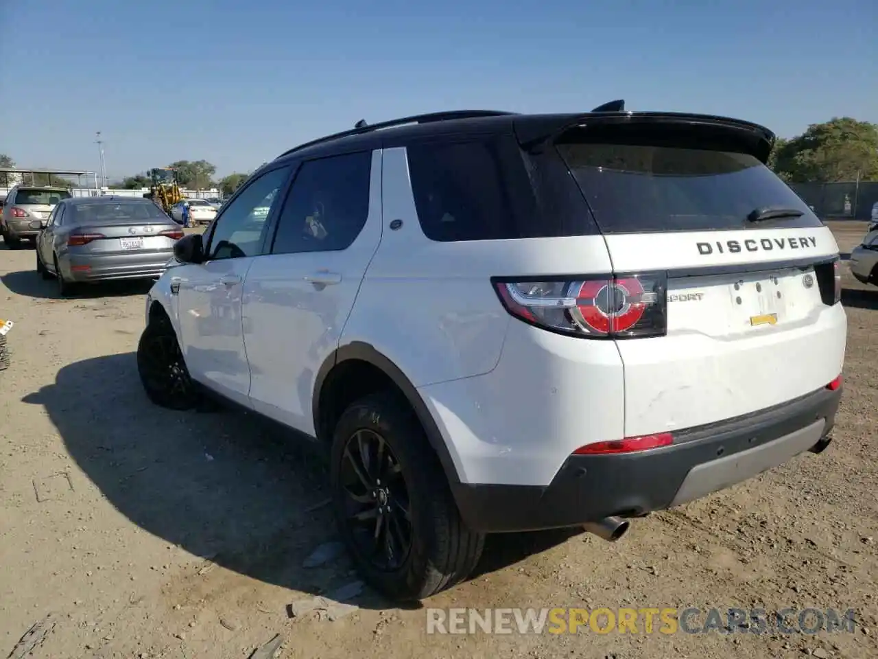 3 Photograph of a damaged car SALCP2FX8KH803676 LAND ROVER DISCOVERY 2019