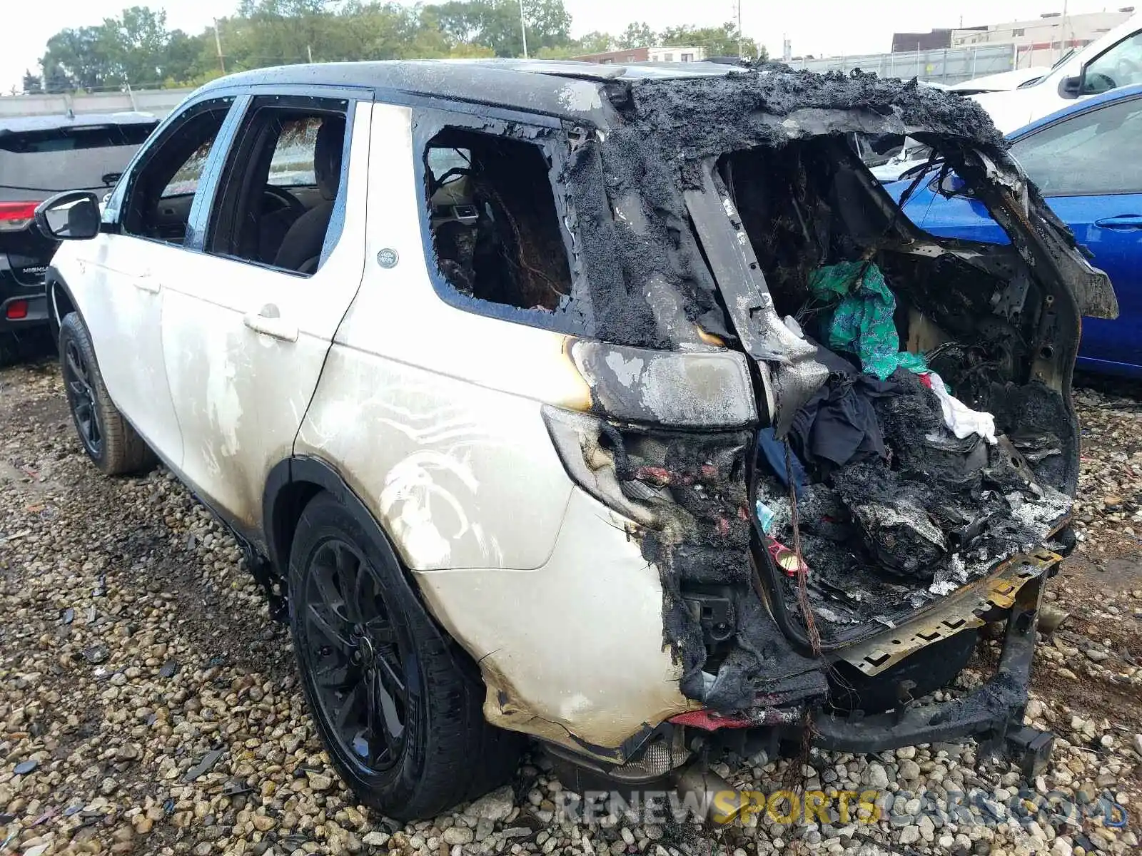 3 Photograph of a damaged car SALCP2FX8KH809879 LAND ROVER DISCOVERY 2019