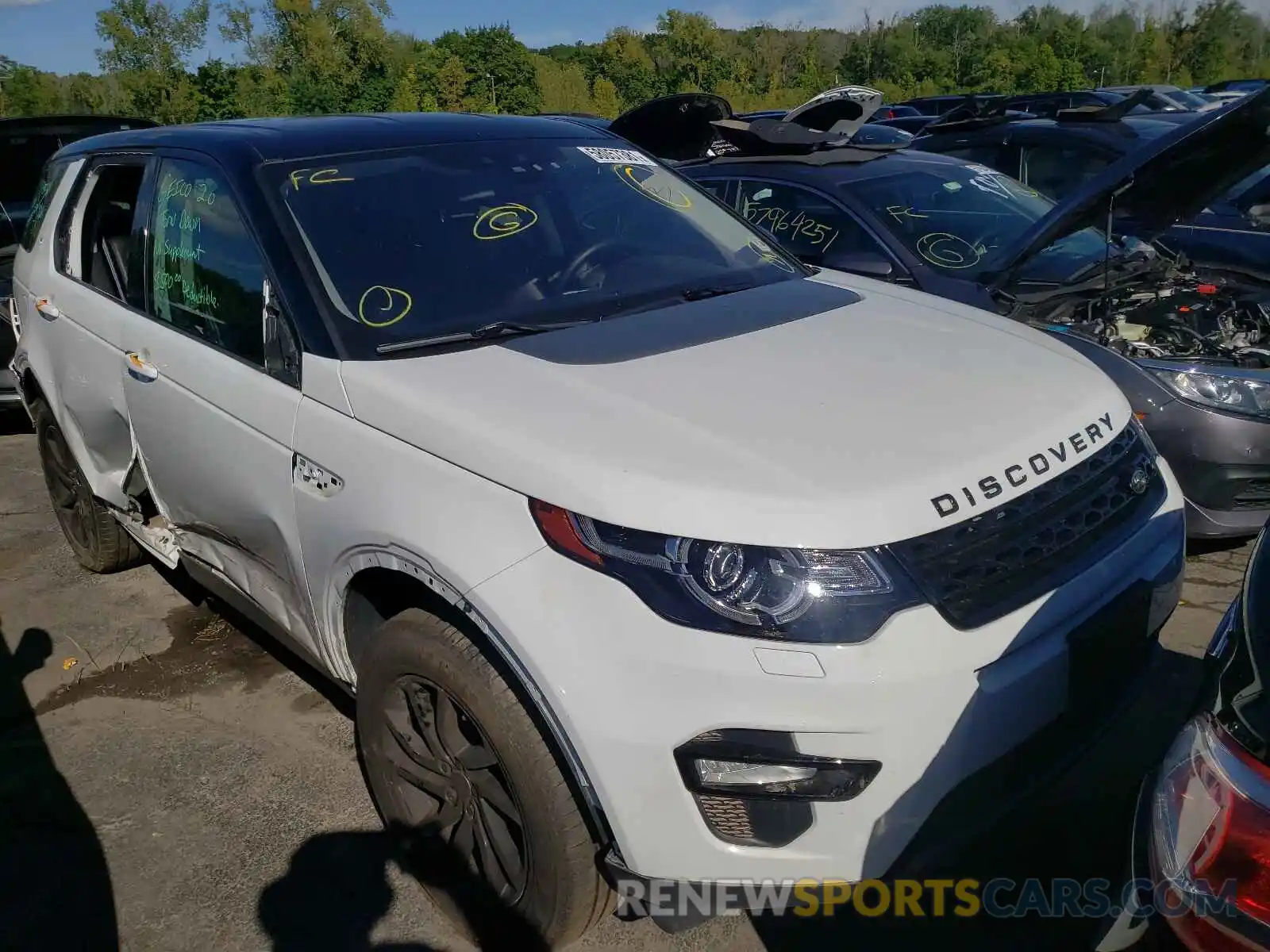 1 Photograph of a damaged car SALCP2FX8KH829145 LAND ROVER DISCOVERY 2019