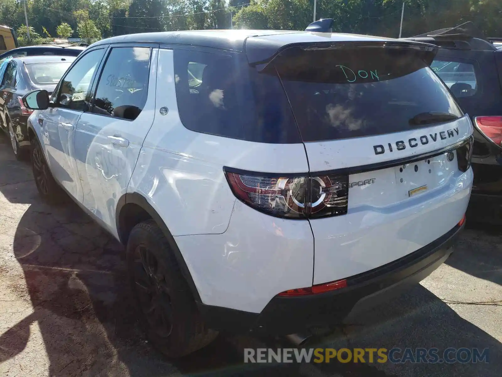 3 Photograph of a damaged car SALCP2FX8KH829145 LAND ROVER DISCOVERY 2019