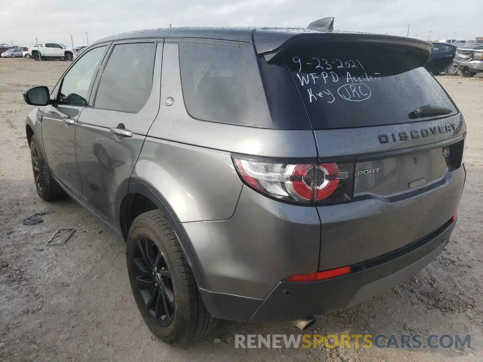 3 Photograph of a damaged car SALCP2FX9KH784989 LAND ROVER DISCOVERY 2019