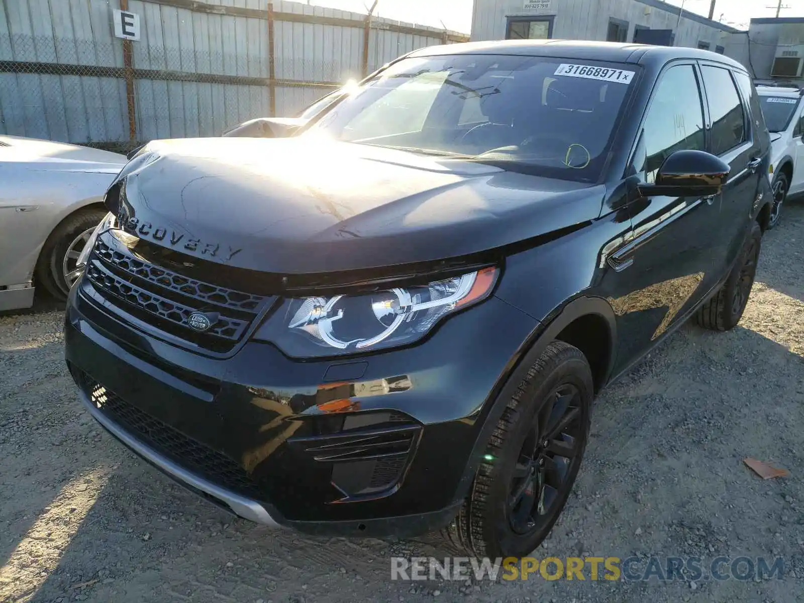 2 Photograph of a damaged car SALCP2FX9KH793837 LAND ROVER DISCOVERY 2019