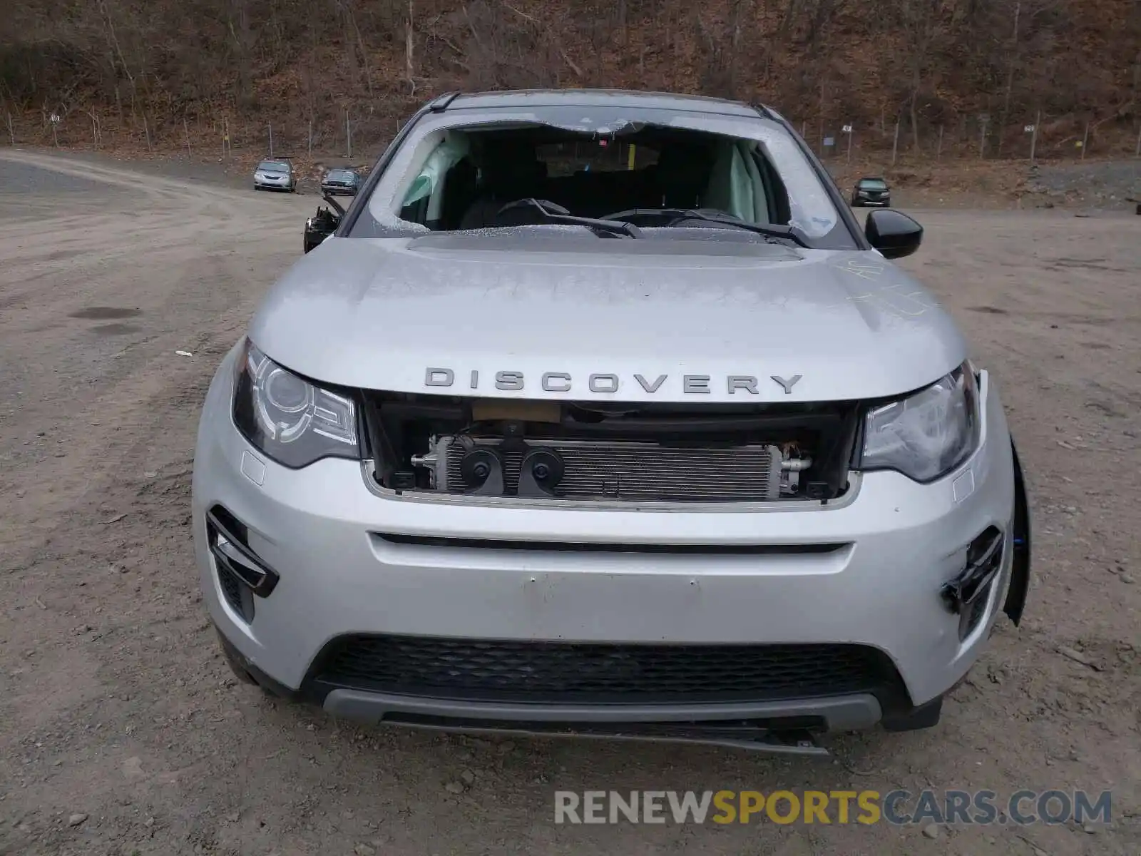 9 Photograph of a damaged car SALCP2FX9KH828733 LAND ROVER DISCOVERY 2019