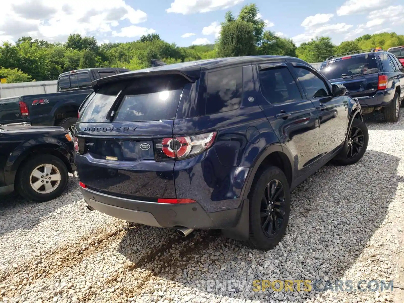 4 Photograph of a damaged car SALCP2FXXKH791742 LAND ROVER DISCOVERY 2019