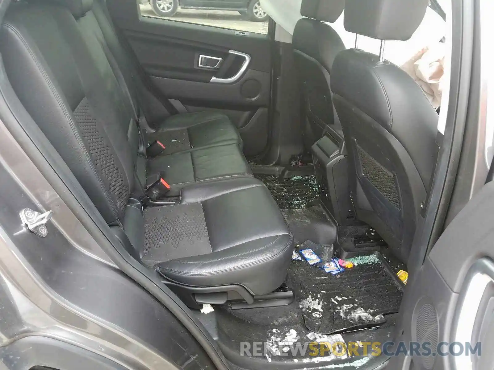 6 Photograph of a damaged car SALCP2FXXKH794737 LAND ROVER DISCOVERY 2019