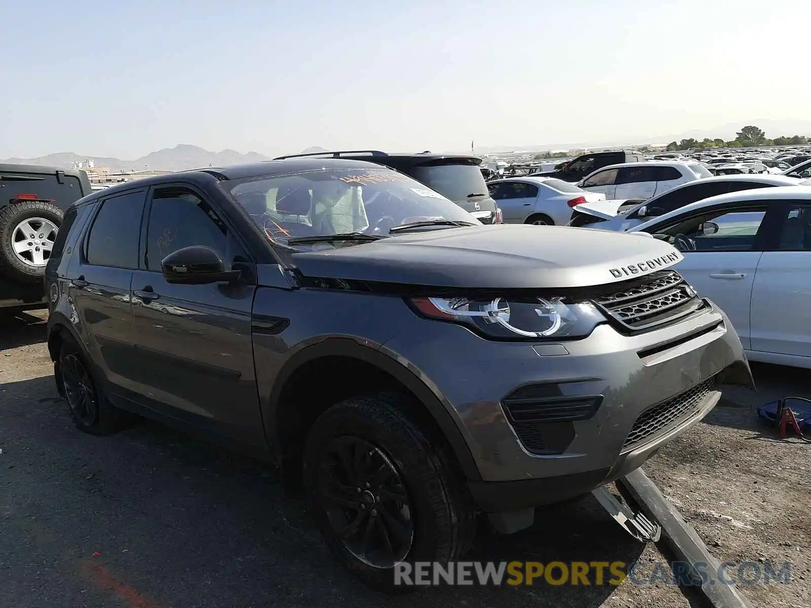 1 Photograph of a damaged car SALCP2FXXKH795192 LAND ROVER DISCOVERY 2019