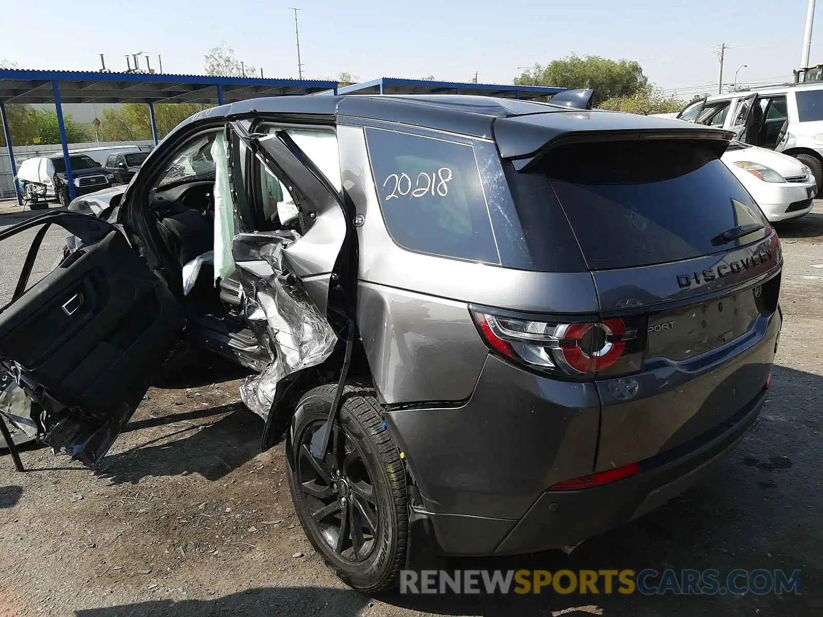 3 Photograph of a damaged car SALCP2FXXKH795192 LAND ROVER DISCOVERY 2019