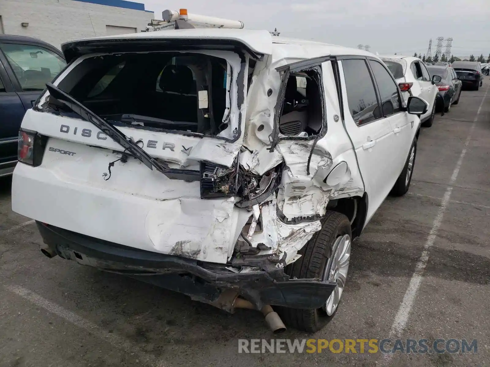 4 Photograph of a damaged car SALCP2FXXKH809186 LAND ROVER DISCOVERY 2019