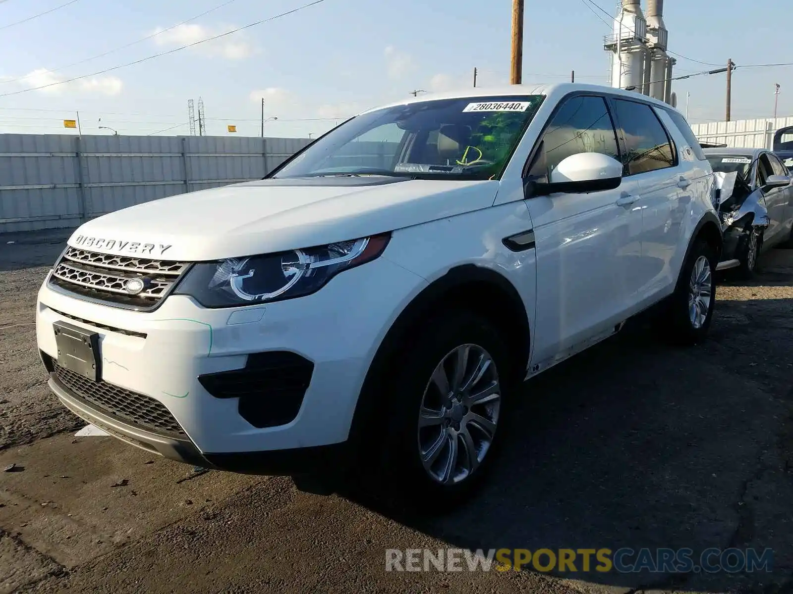 2 Photograph of a damaged car SALCP2FXXKH812282 LAND ROVER DISCOVERY 2019