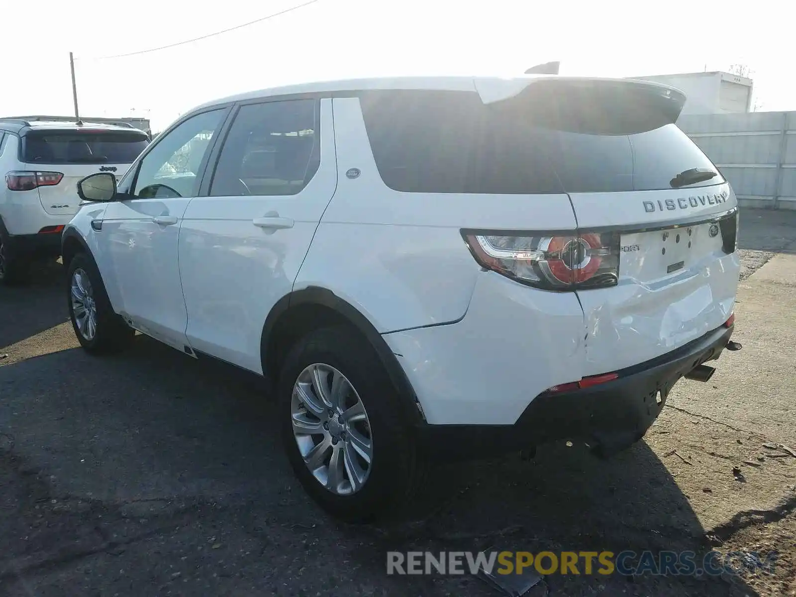 3 Photograph of a damaged car SALCP2FXXKH812282 LAND ROVER DISCOVERY 2019