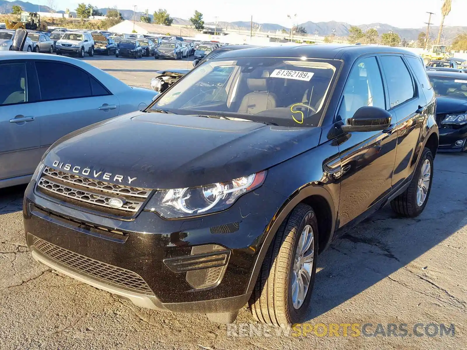 2 Photograph of a damaged car SALCP2FXXKH812590 LAND ROVER DISCOVERY 2019