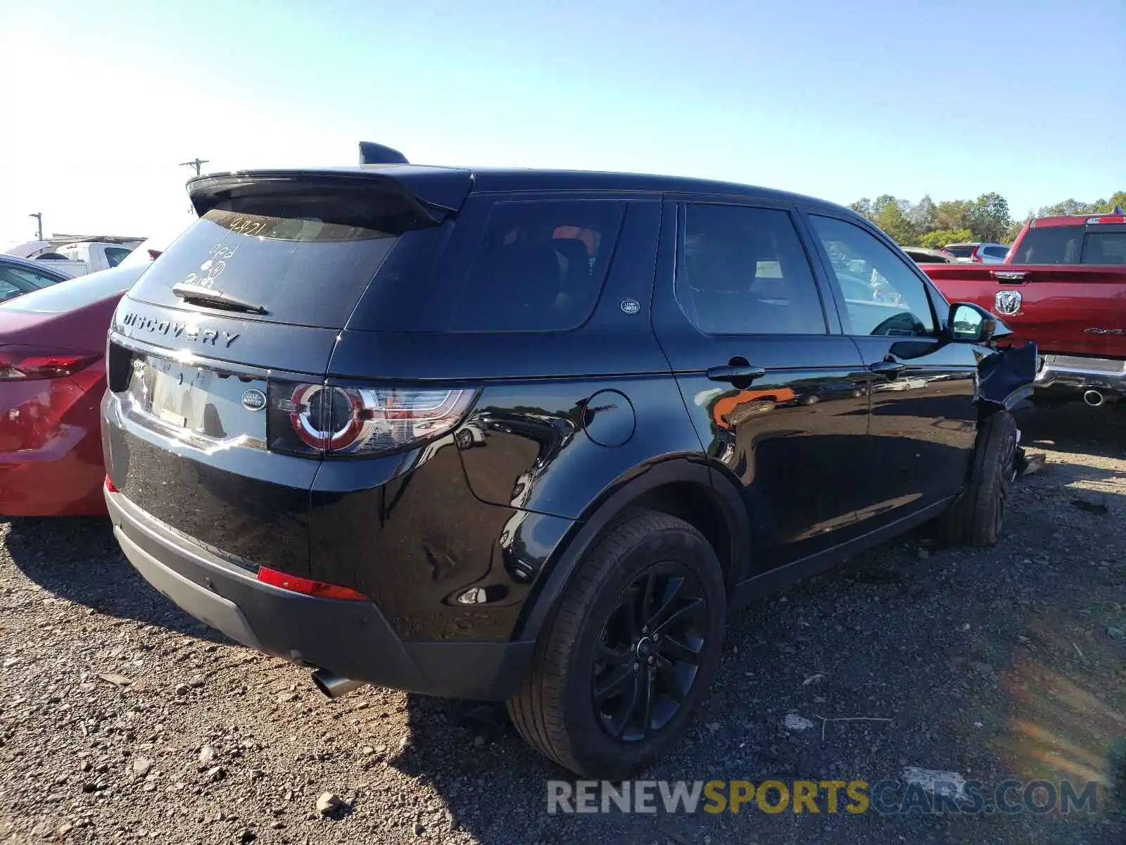 4 Photograph of a damaged car SALCR2FX0KH785619 LAND ROVER DISCOVERY 2019