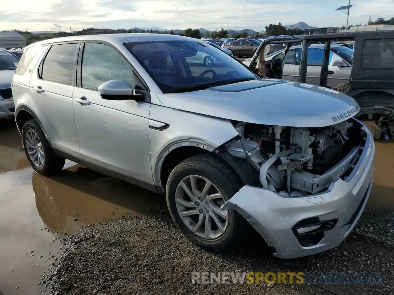 4 Photograph of a damaged car SALCR2FX0KH801608 LAND ROVER DISCOVERY 2019
