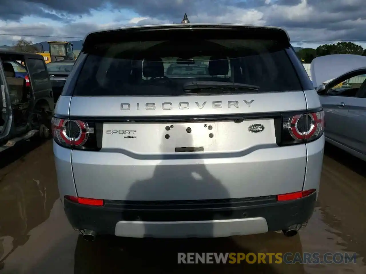 6 Photograph of a damaged car SALCR2FX0KH801608 LAND ROVER DISCOVERY 2019