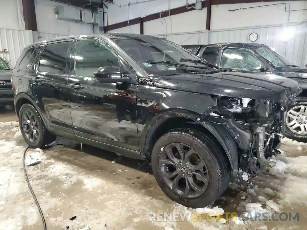 4 Photograph of a damaged car SALCR2FX0KH808851 LAND ROVER DISCOVERY 2019