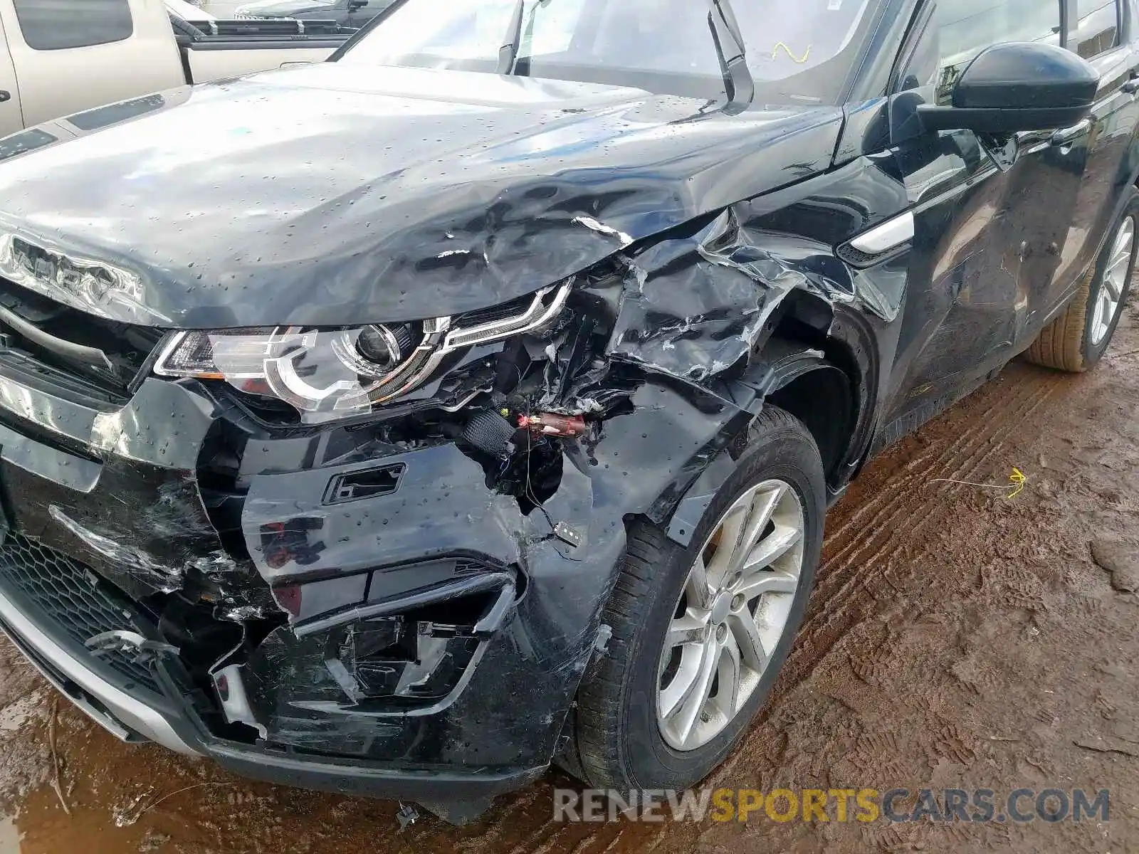 9 Photograph of a damaged car SALCR2FX1KH806915 LAND ROVER DISCOVERY 2019