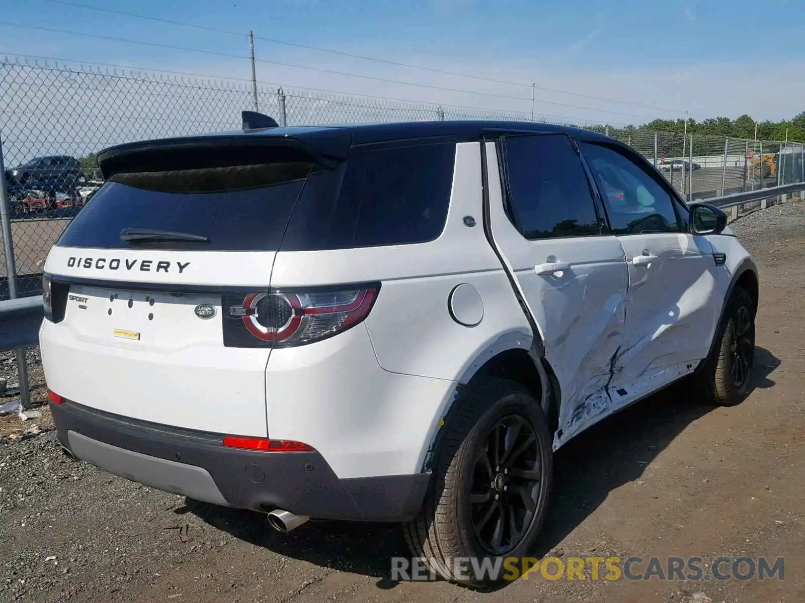 4 Фотография поврежденного автомобиля SALCR2FX2KH801061 LAND ROVER DISCOVERY 2019