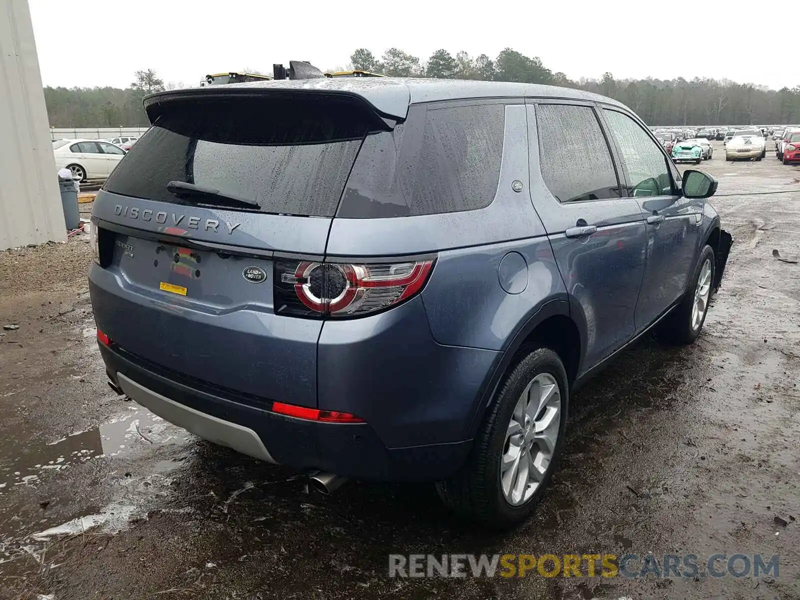 4 Photograph of a damaged car SALCR2FX2KH813453 LAND ROVER DISCOVERY 2019