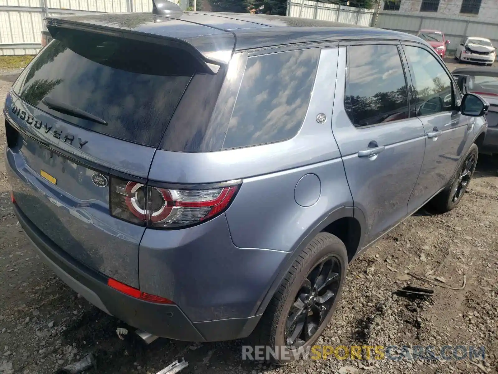 4 Photograph of a damaged car SALCR2FX2KH823061 LAND ROVER DISCOVERY 2019