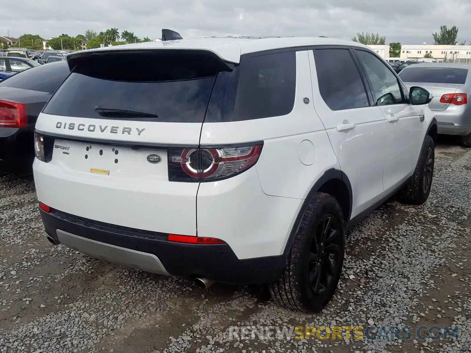 4 Photograph of a damaged car SALCR2FX3KH785470 LAND ROVER DISCOVERY 2019