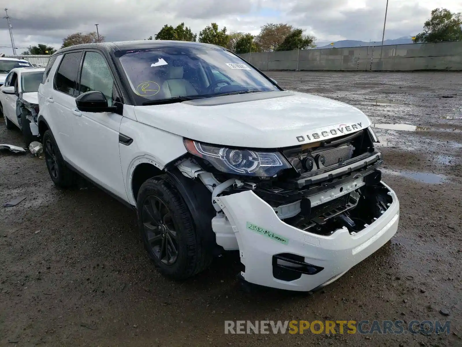 1 Photograph of a damaged car SALCR2FX3KH821366 LAND ROVER DISCOVERY 2019