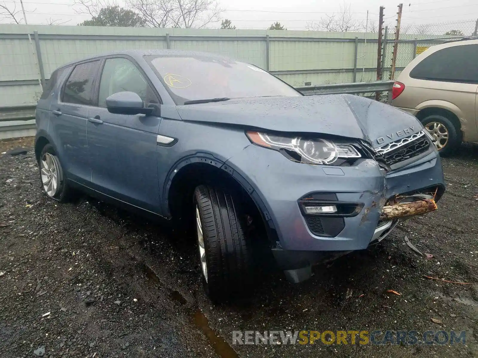 1 Photograph of a damaged car SALCR2FX4KH784246 LAND ROVER DISCOVERY 2019