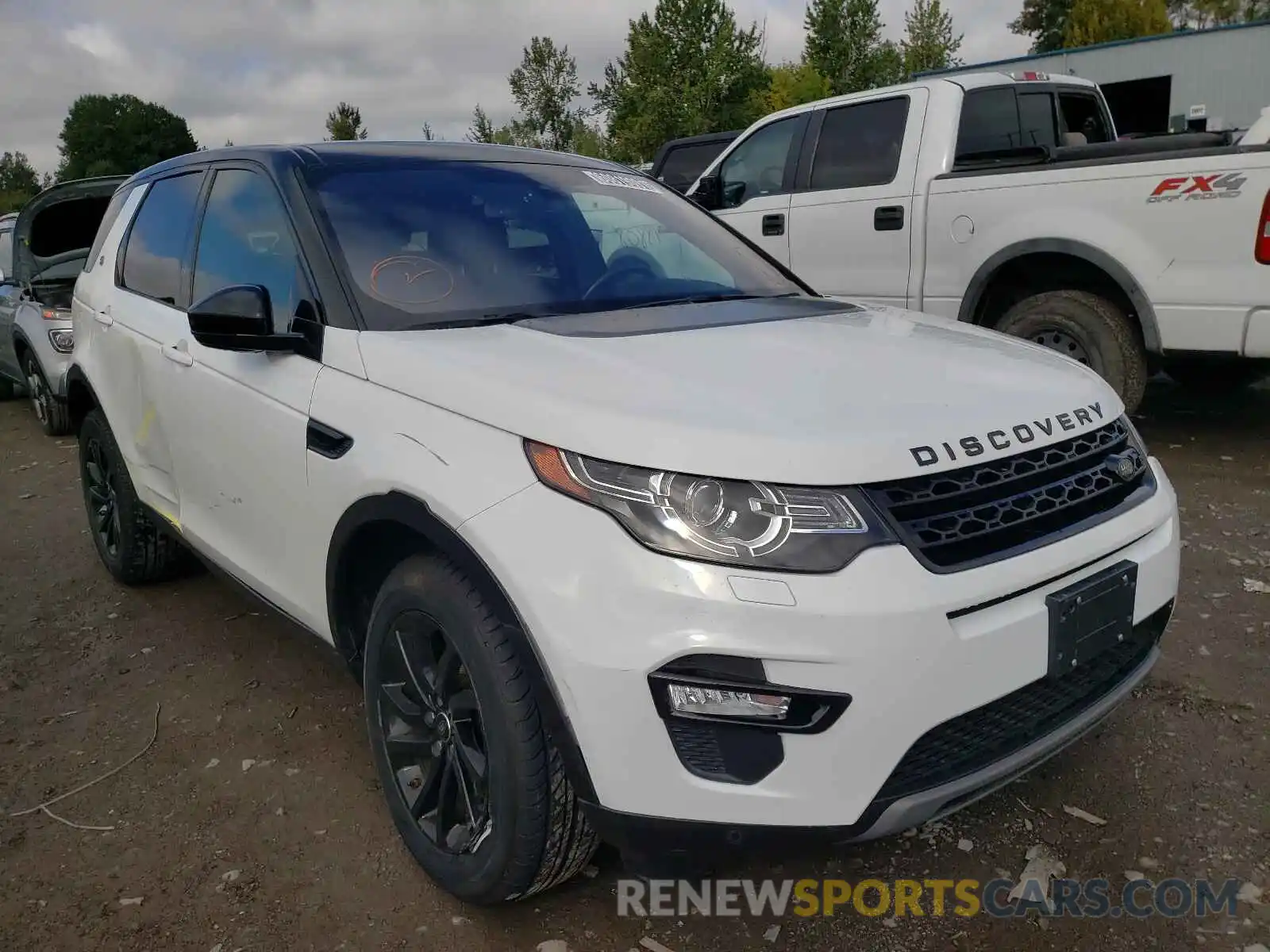 1 Photograph of a damaged car SALCR2FX4KH812384 LAND ROVER DISCOVERY 2019