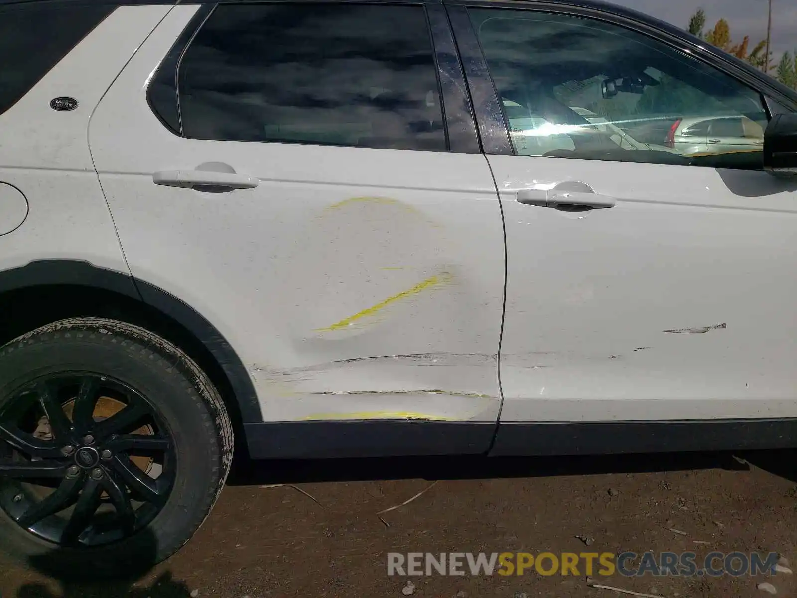 9 Photograph of a damaged car SALCR2FX4KH812384 LAND ROVER DISCOVERY 2019