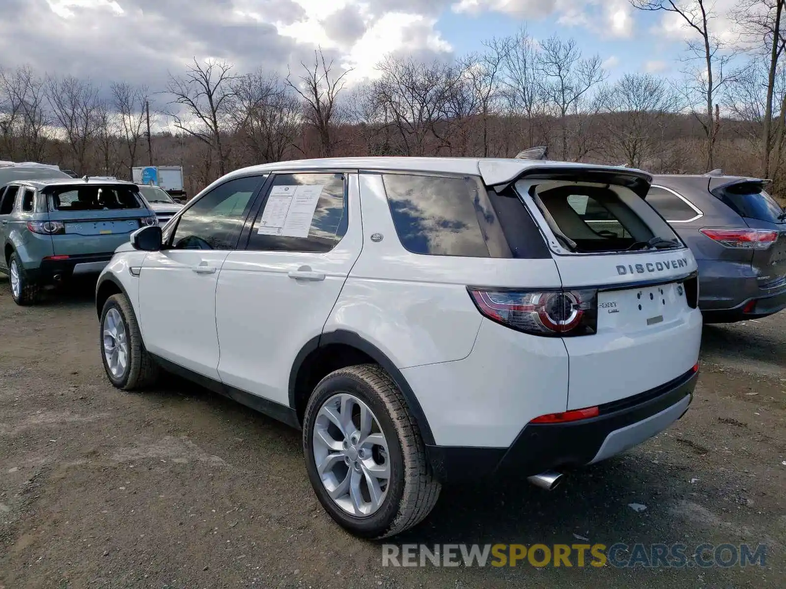 3 Photograph of a damaged car SALCR2FX5KH803581 LAND ROVER DISCOVERY 2019