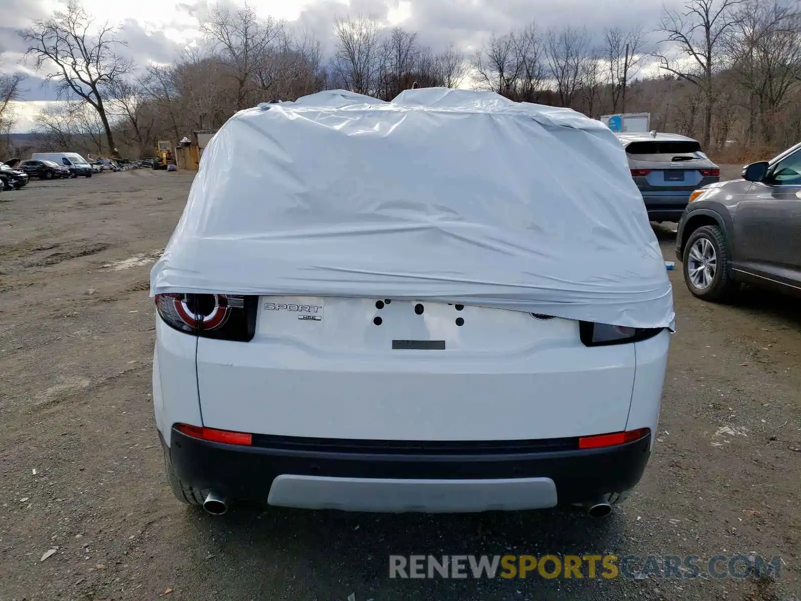 9 Photograph of a damaged car SALCR2FX5KH803581 LAND ROVER DISCOVERY 2019