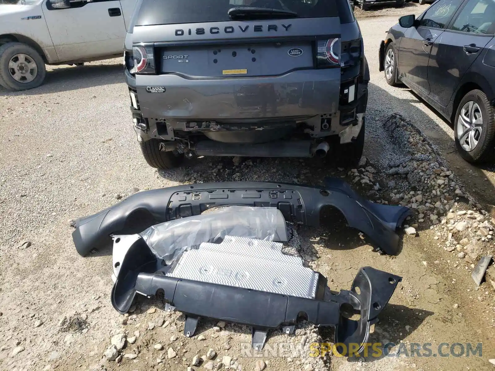 9 Photograph of a damaged car SALCR2FX6KH788699 LAND ROVER DISCOVERY 2019