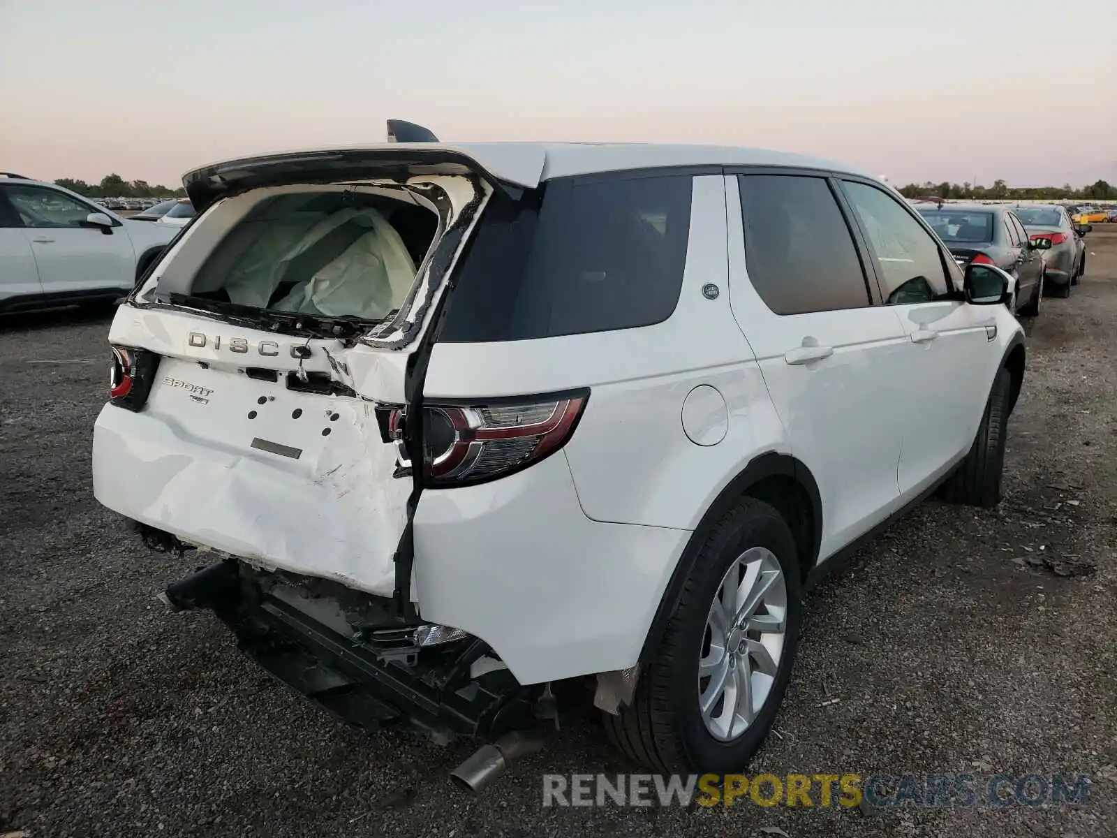 4 Photograph of a damaged car SALCR2FX6KH802665 LAND ROVER DISCOVERY 2019