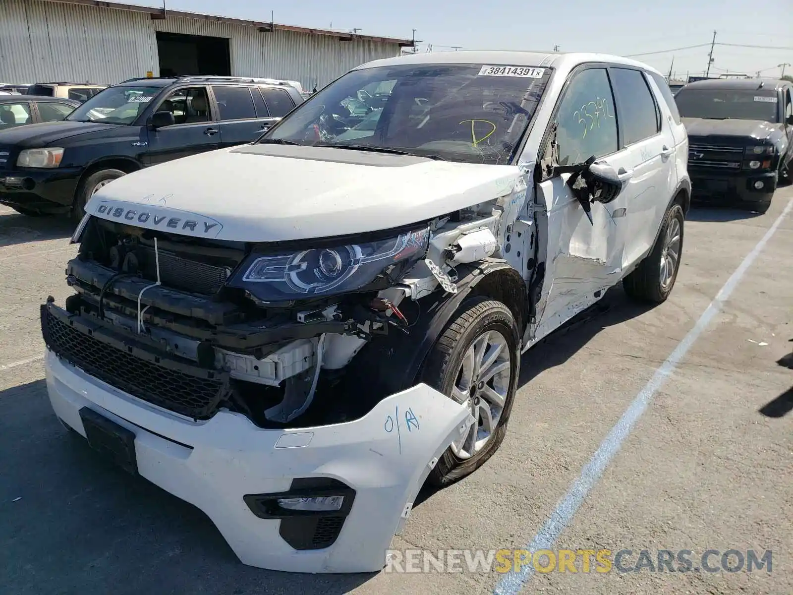 2 Photograph of a damaged car SALCR2FX6KH812905 LAND ROVER DISCOVERY 2019