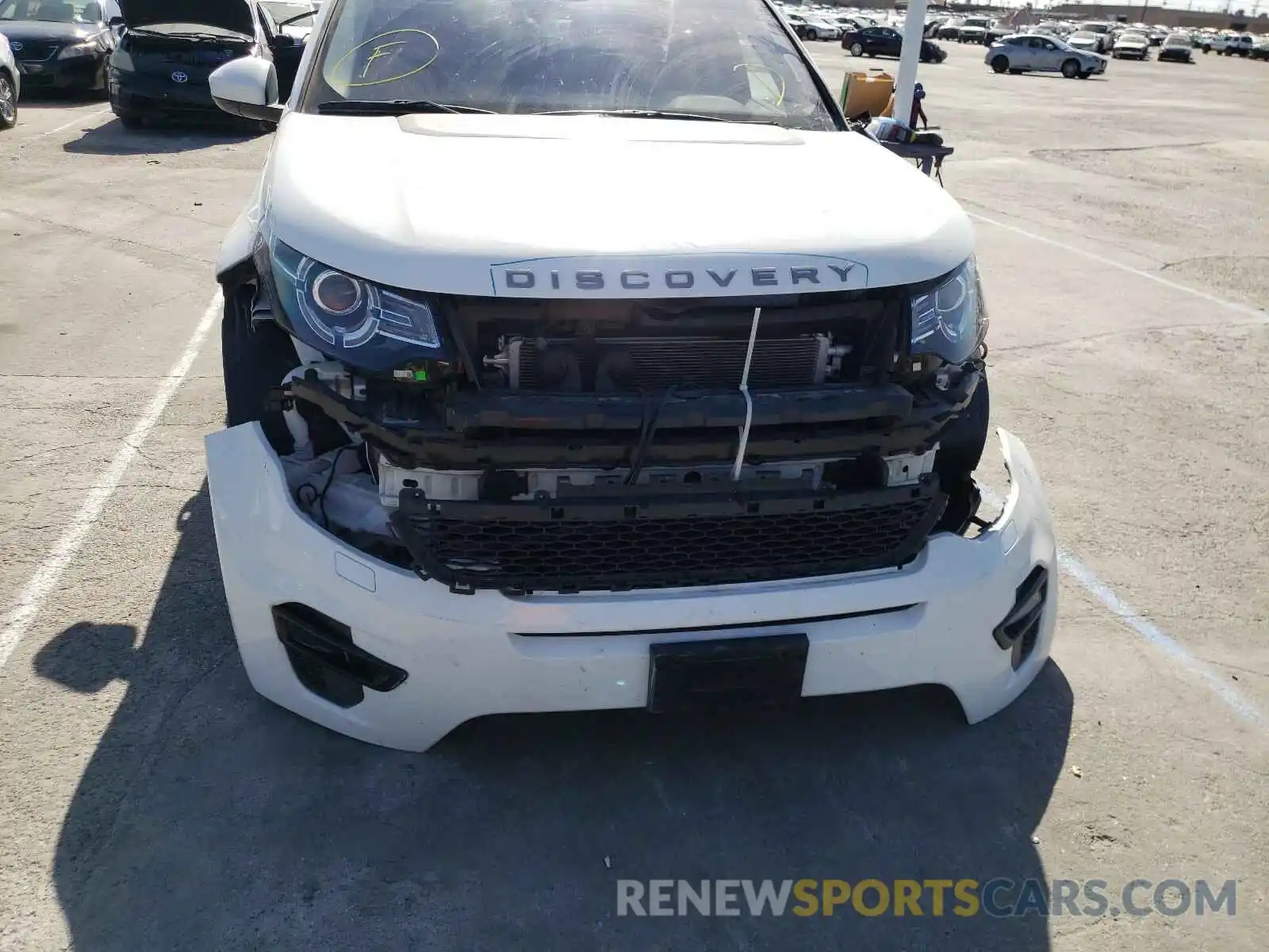 9 Photograph of a damaged car SALCR2FX6KH812905 LAND ROVER DISCOVERY 2019