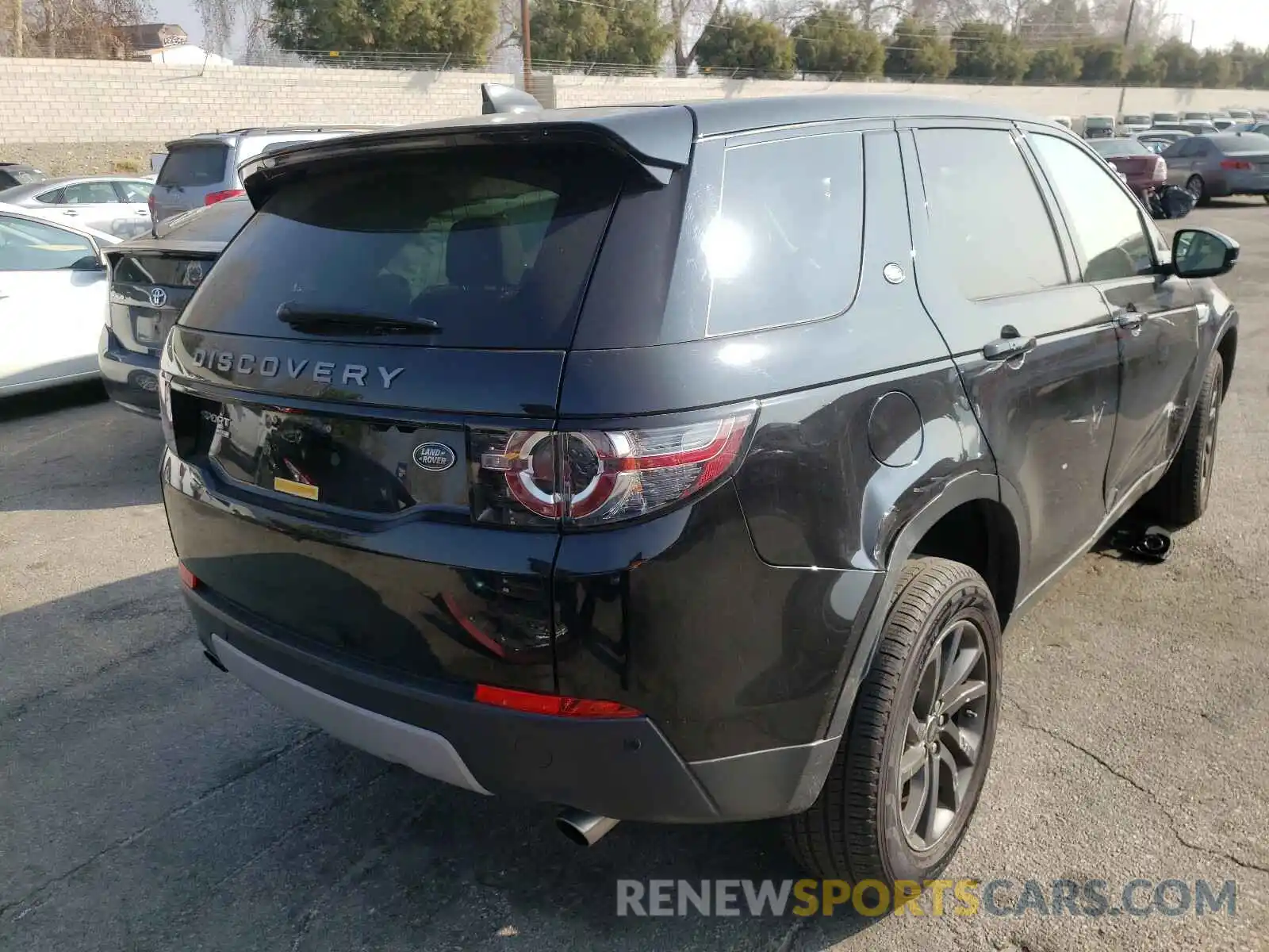 4 Photograph of a damaged car SALCR2FX7KH810869 LAND ROVER DISCOVERY 2019