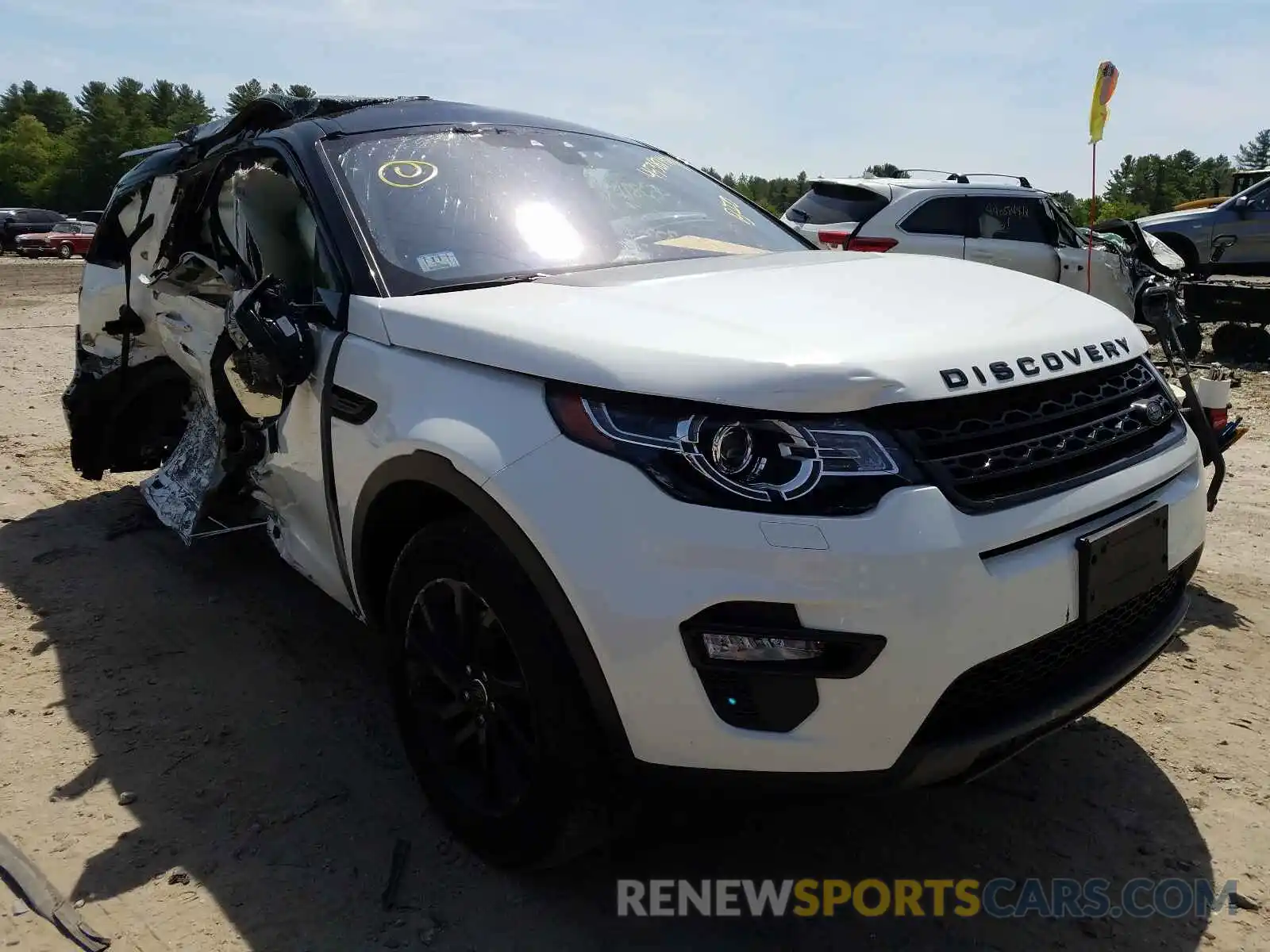 1 Photograph of a damaged car SALCR2FX7KH811567 LAND ROVER DISCOVERY 2019