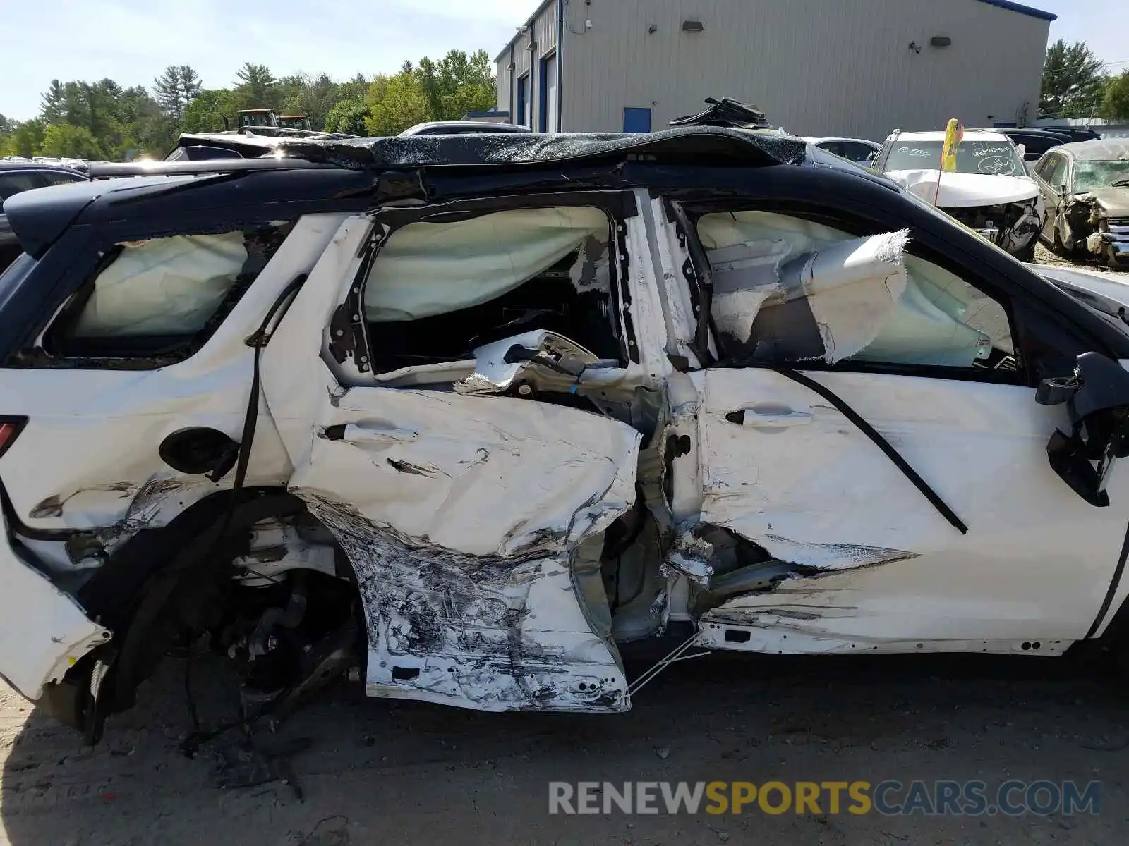 9 Photograph of a damaged car SALCR2FX7KH811567 LAND ROVER DISCOVERY 2019