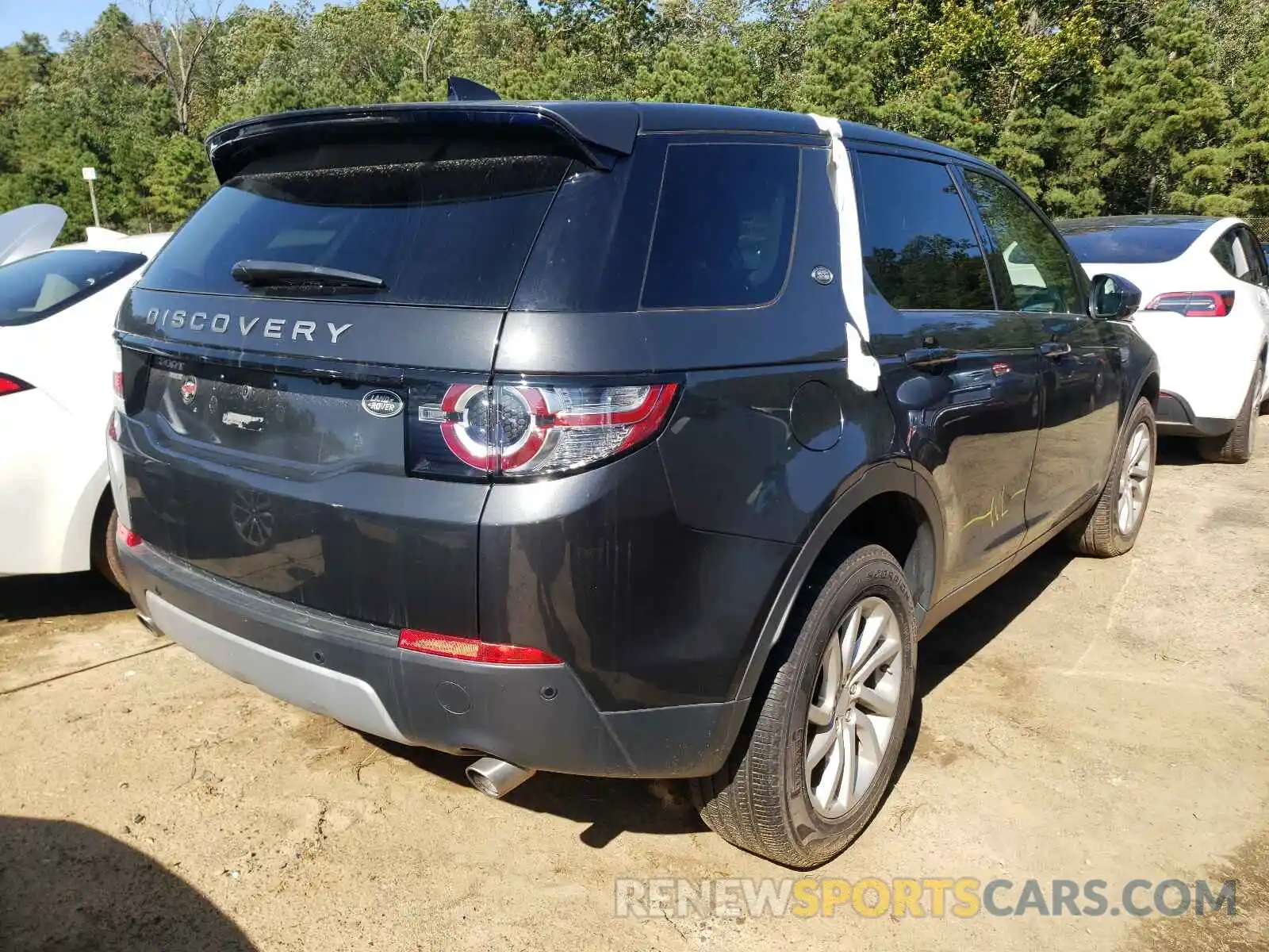 4 Photograph of a damaged car SALCR2FX7KH813691 LAND ROVER DISCOVERY 2019