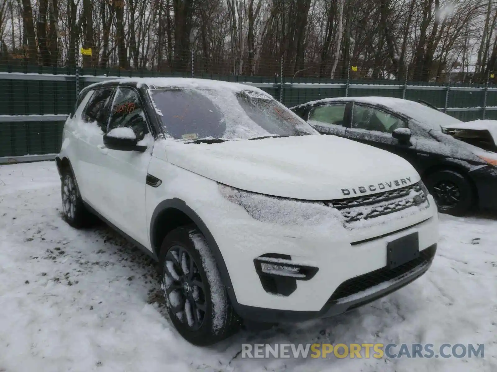 1 Photograph of a damaged car SALCR2FX8KH799221 LAND ROVER DISCOVERY 2019