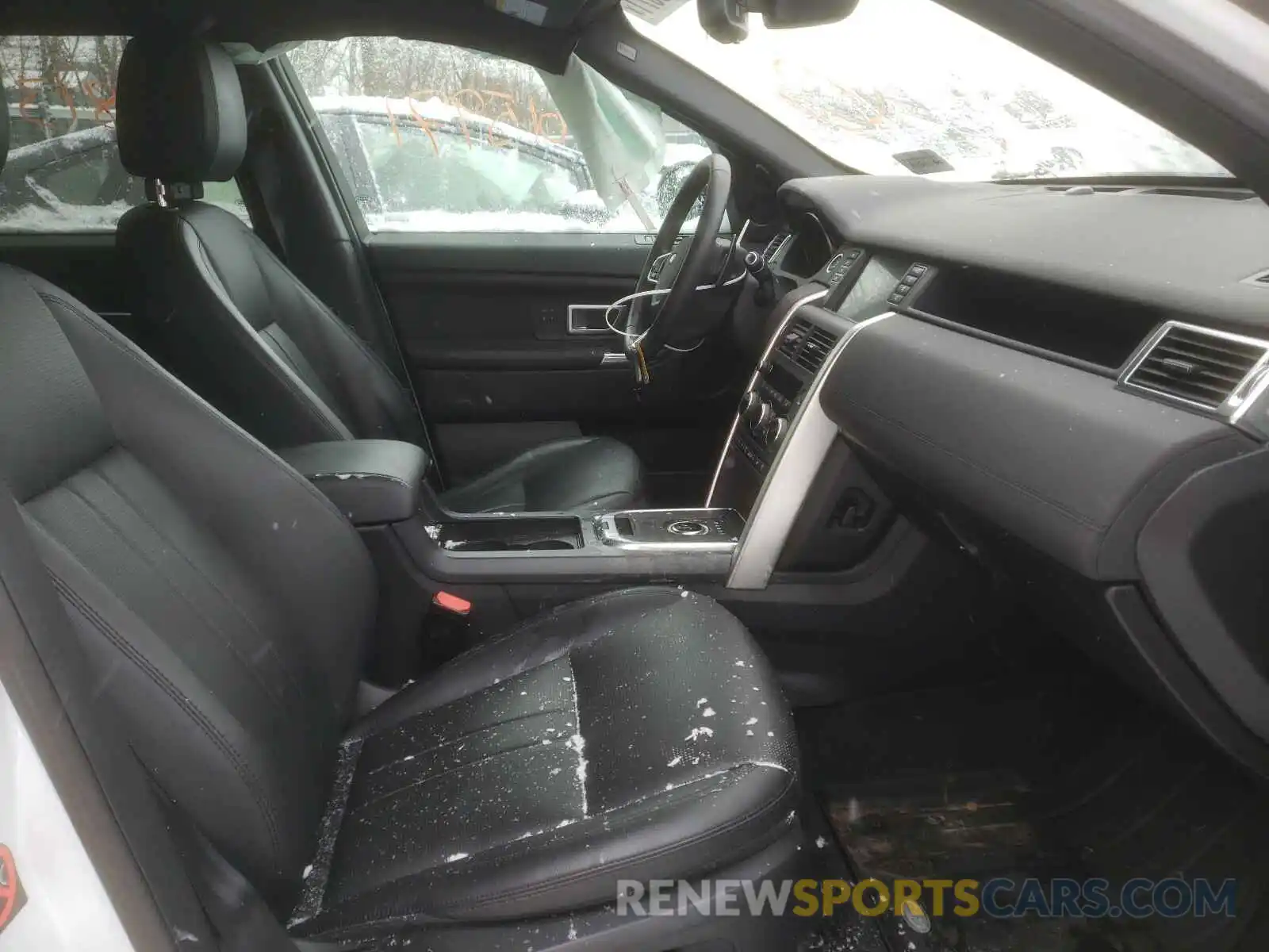 5 Photograph of a damaged car SALCR2FX8KH799221 LAND ROVER DISCOVERY 2019