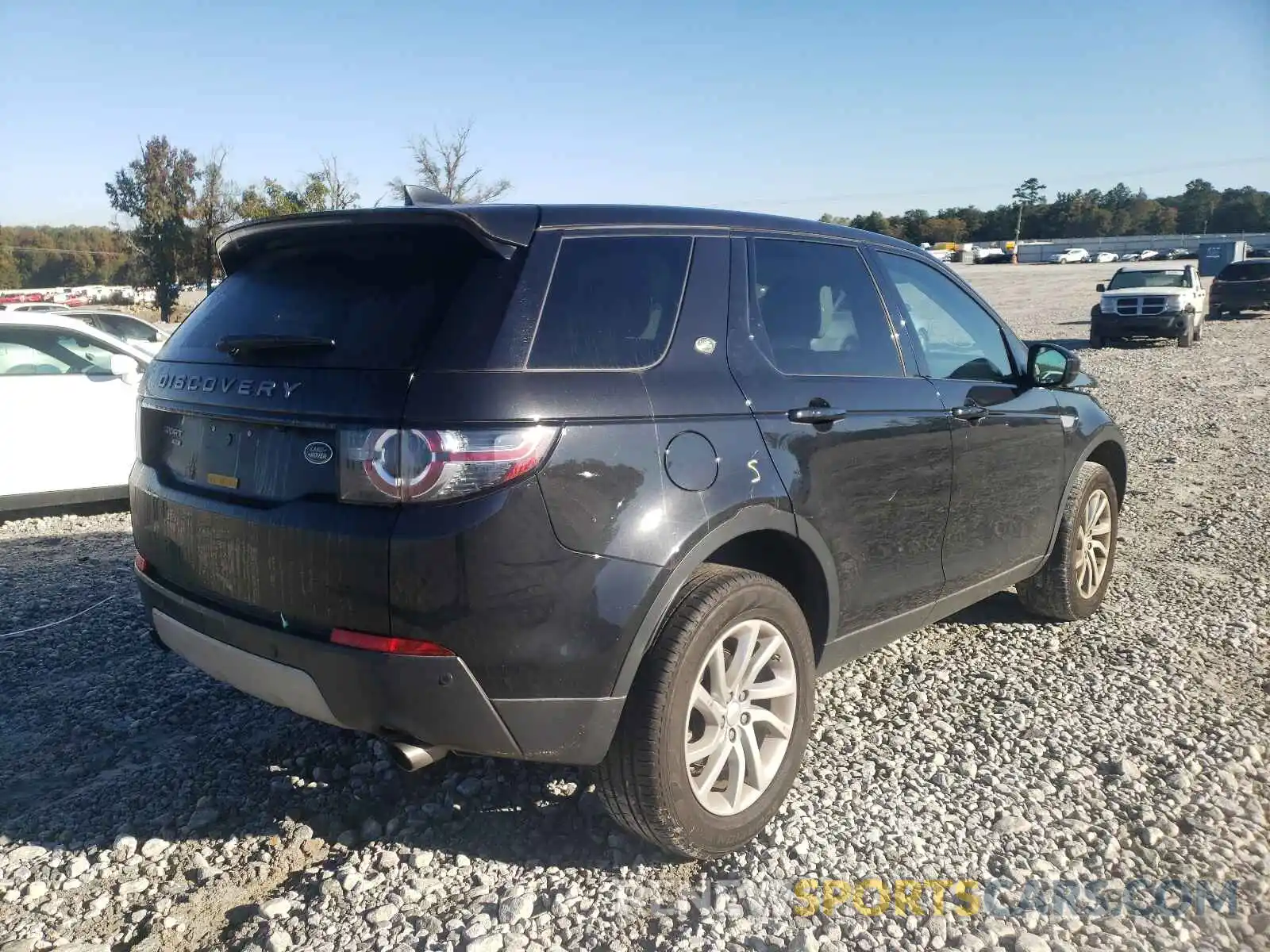 4 Photograph of a damaged car SALCR2FX8KH801176 LAND ROVER DISCOVERY 2019