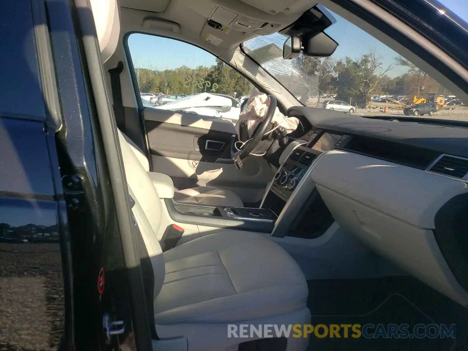 5 Photograph of a damaged car SALCR2FX8KH801176 LAND ROVER DISCOVERY 2019