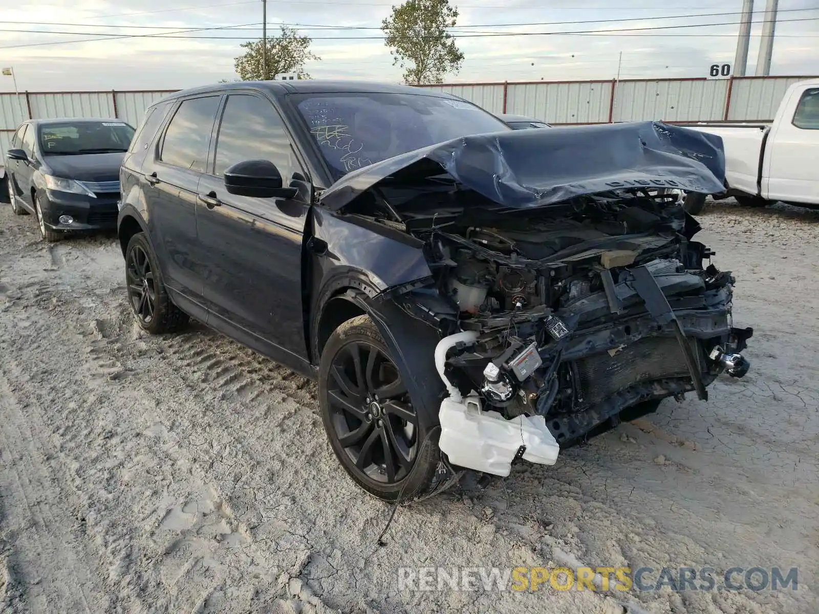 1 Photograph of a damaged car SALCR2FX8KH818396 LAND ROVER DISCOVERY 2019