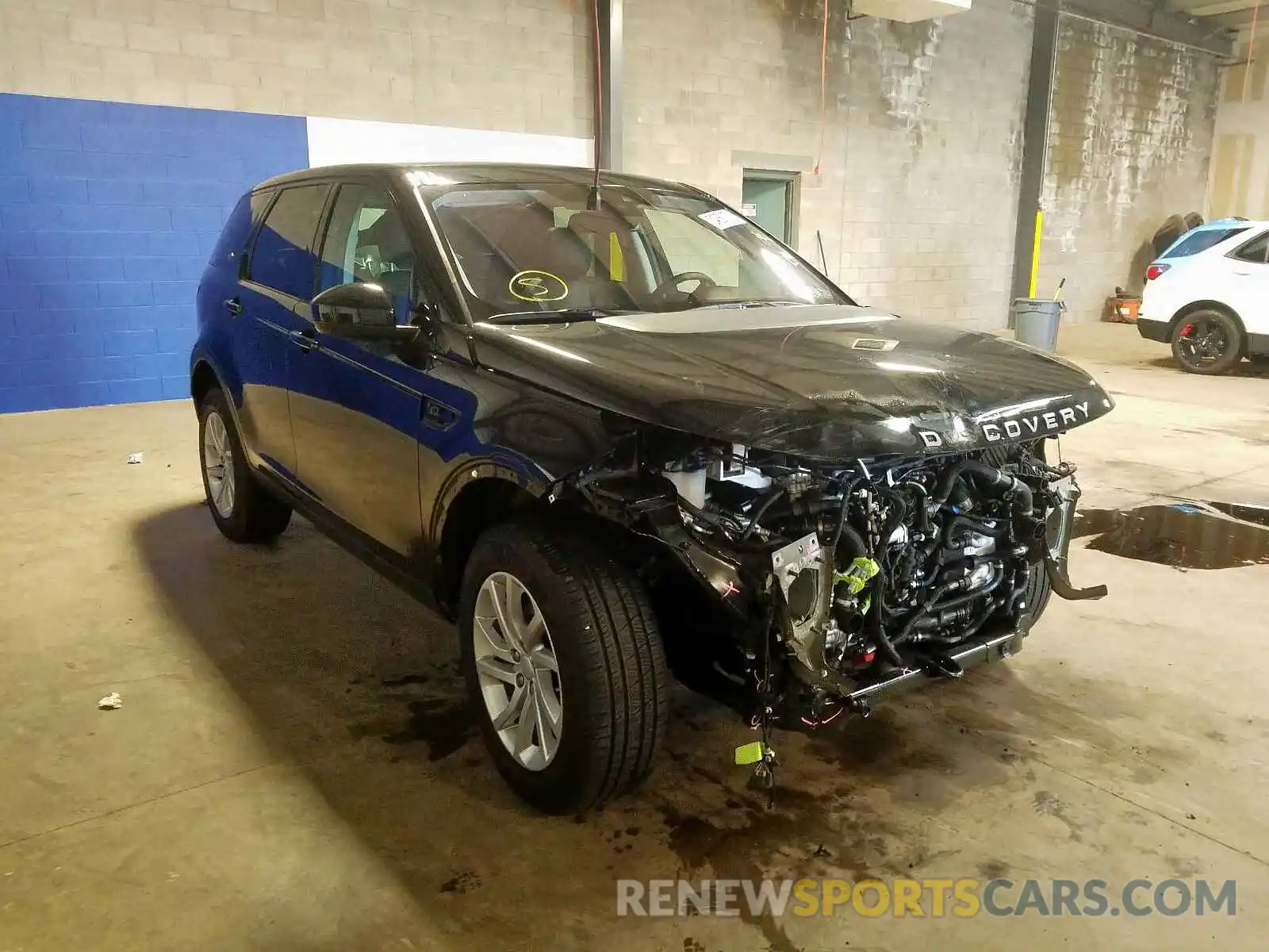 1 Photograph of a damaged car SALCR2FX8KH822965 LAND ROVER DISCOVERY 2019