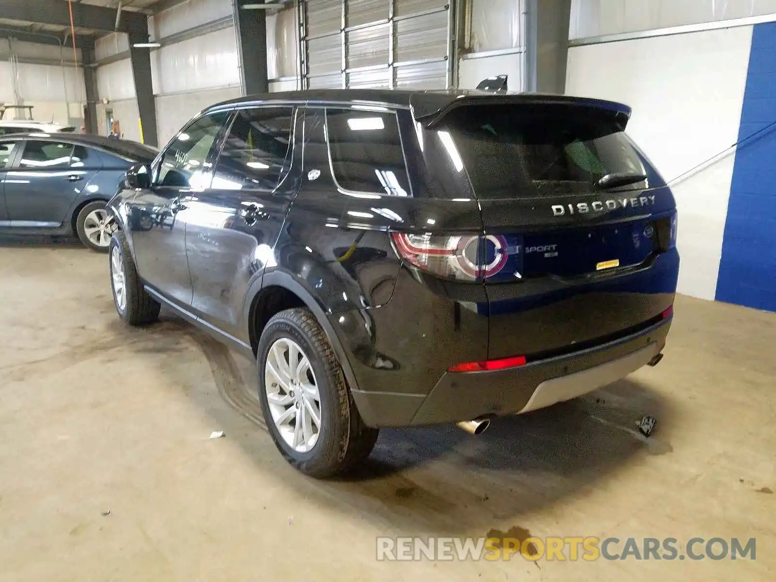 3 Photograph of a damaged car SALCR2FX8KH822965 LAND ROVER DISCOVERY 2019