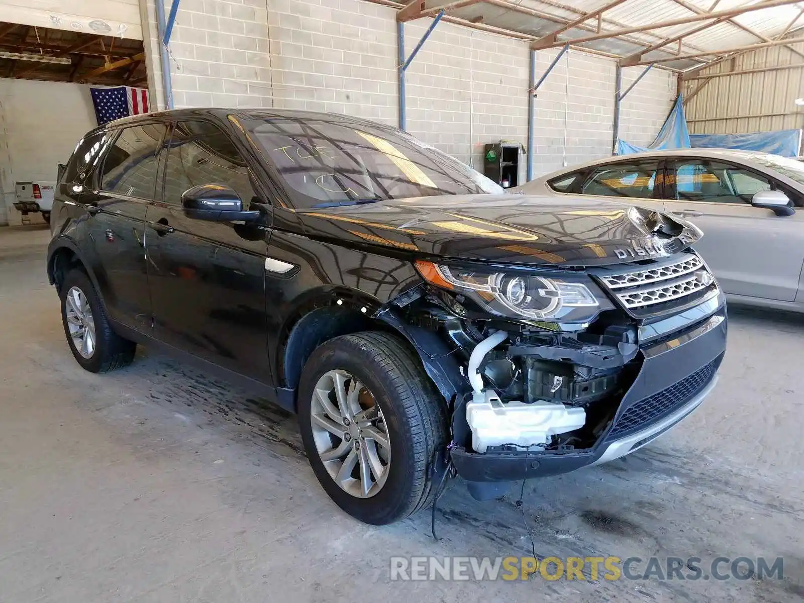 1 Photograph of a damaged car SALCR2FX9KH791645 LAND ROVER DISCOVERY 2019